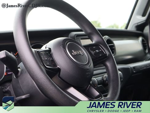 Used 2018 Jeep Wrangler Unlimited Sport AWD/4WD image 24