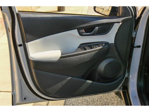 Used 2023 Hyundai Kona SEL AWD/4WD image 9