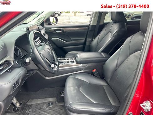 Certified 2020 Toyota Highlander Limited AWD/4WD image 12
