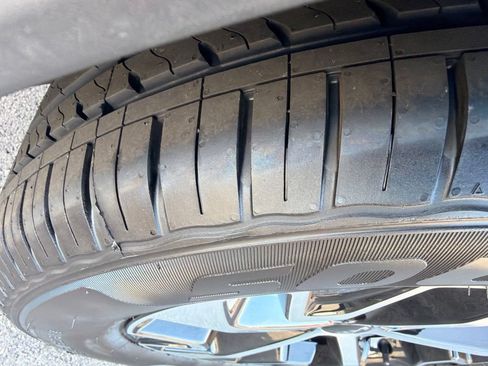 Used 2025 Kia Sportage EX FWD image 33