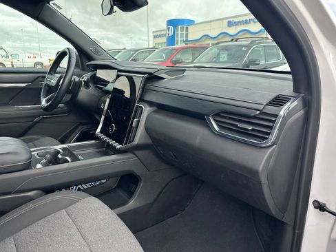 Used 2025 GMC Acadia Elevation AWD/4WD image 40