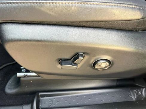 Certified 2026 Chrysler Pacifica Select FWD image 40