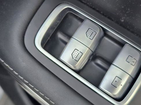 Used 2015 Mercedes-Benz S 550 Sedan image 25