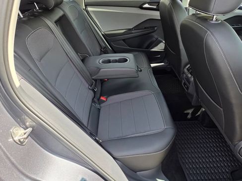 Certified 2023 Volkswagen Taos SE w/ Panoramic Sunroof Package FWD image 16