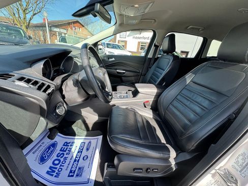 Used 2019 Ford Escape Titanium image 11