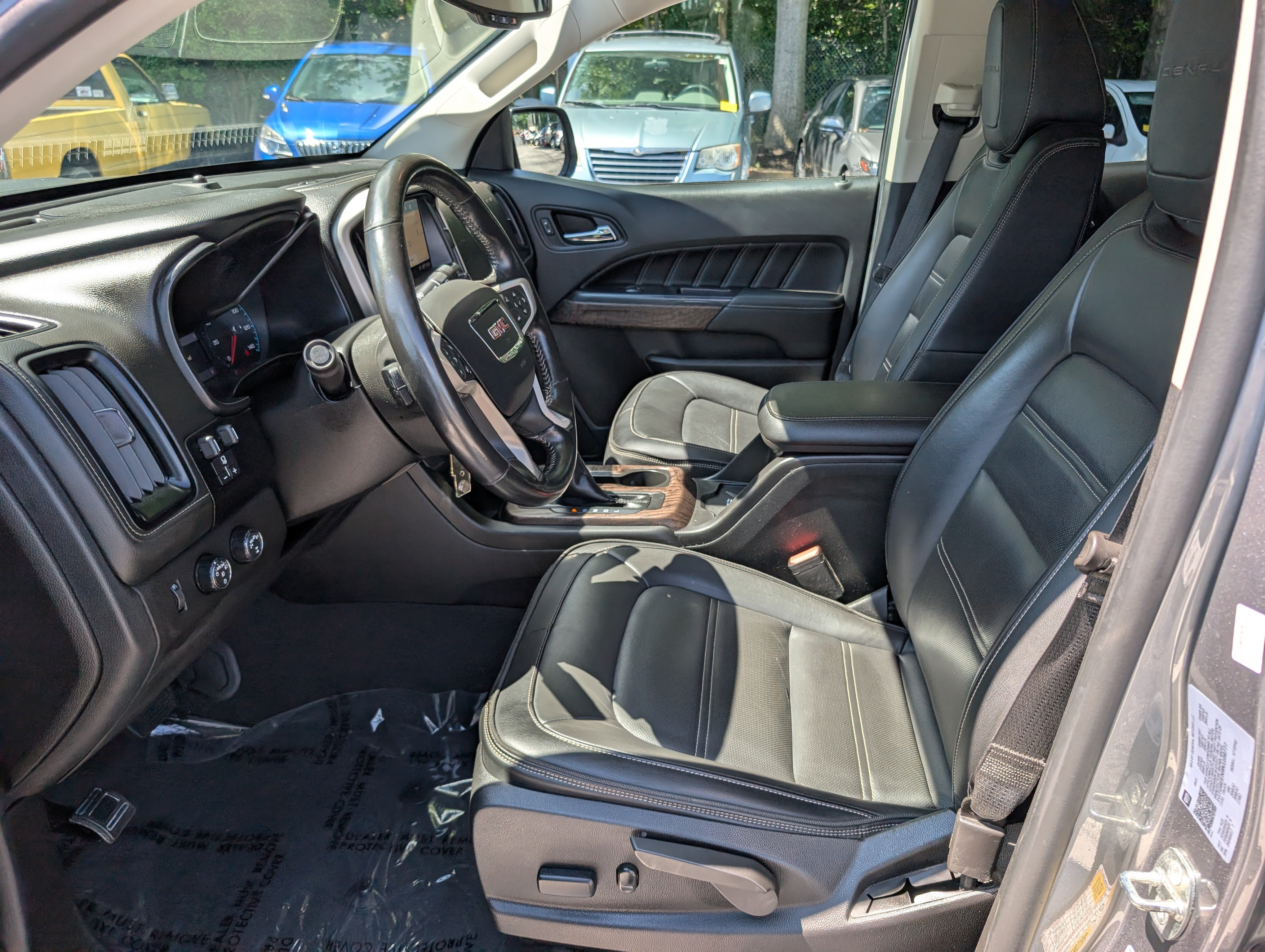 Used 2022 GMC Canyon Denali AWD/4WD image 16