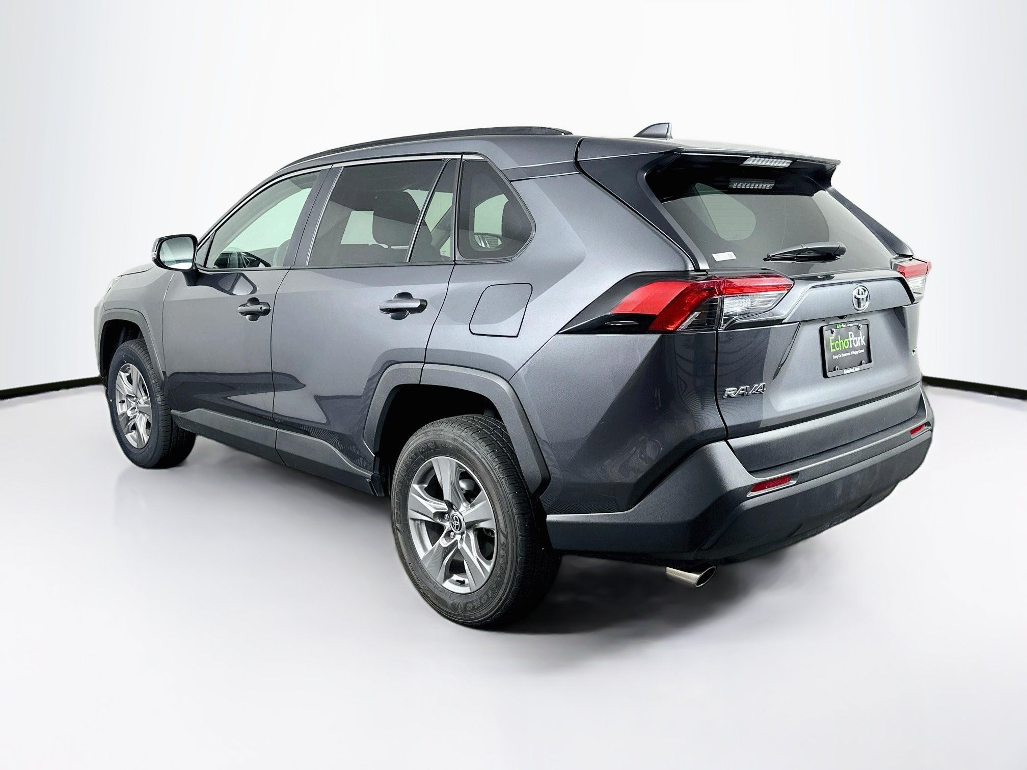Used 2025 Toyota RAV4 XLE FWD image 5