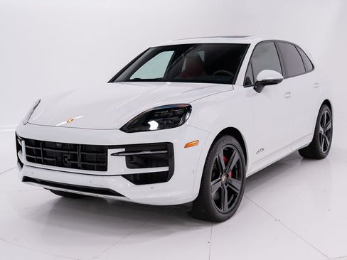 Used 2026 Porsche Cayenne GTS AWD/4WD image 1
