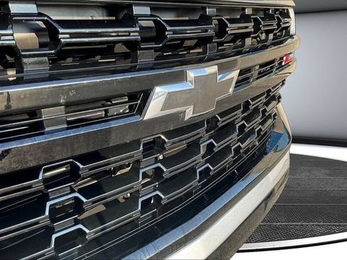 Used 2023 Chevrolet Suburban Z71 AWD/4WD image 35