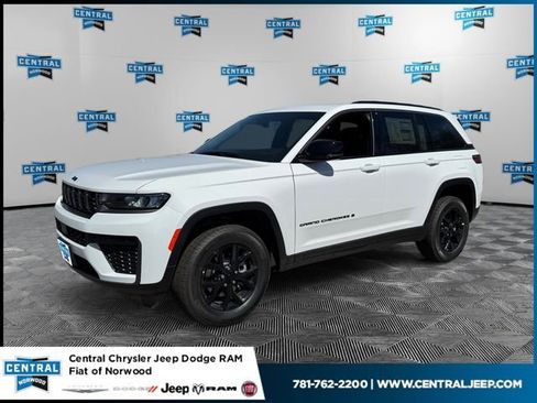 New 2026 Jeep Grand Cherokee Altitude AWD/4WD image 1