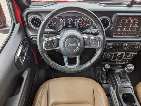 Used 2022 Jeep Wrangler Unlimited Sahara w/ Safety Group image 16