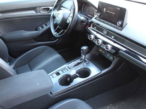 Used 2022 Honda Civic Sport image 3