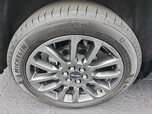 Certified 2023 GMC Acadia Denali w/ Black Diamond Edition image 11