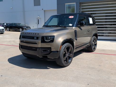 Used 2023 Land Rover Defender 90 X-Dynamic SE AWD/4WD image 5