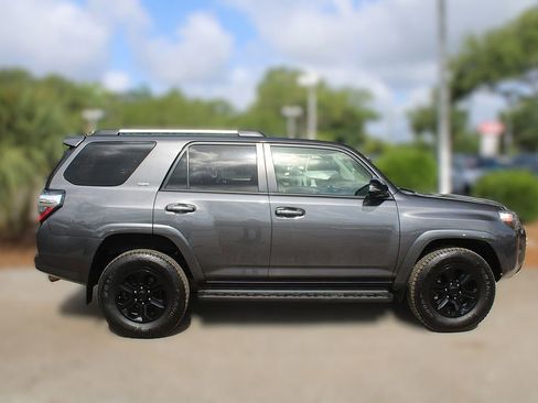 Used 2022 Toyota 4Runner SR5 Premium AWD/4WD image 5