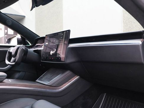 Used 2021 Tesla Model S Plaid image 31