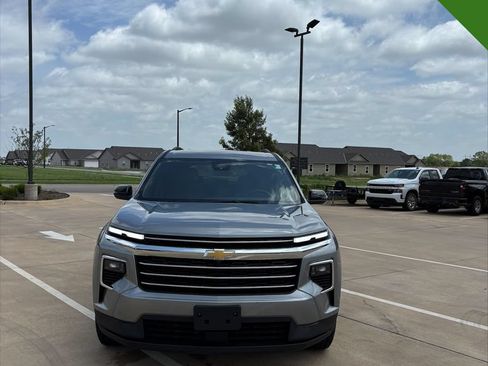 Used 2025 Chevrolet Traverse LT AWD/4WD image 8