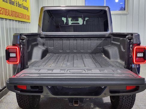 Used 2021 Jeep Gladiator Overland AWD/4WD image 7