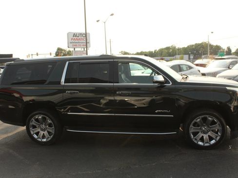 Used 2016 GMC Yukon XL Denali w/ Open Road Package AWD/4WD image 10