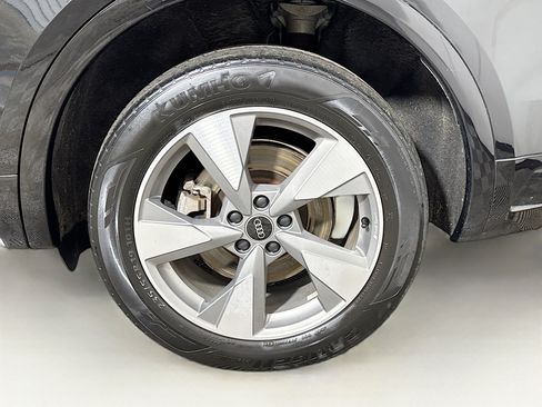 Used 2023 Audi Q5 2.0T Premium w/ Convenience Package AWD/4WD image 28