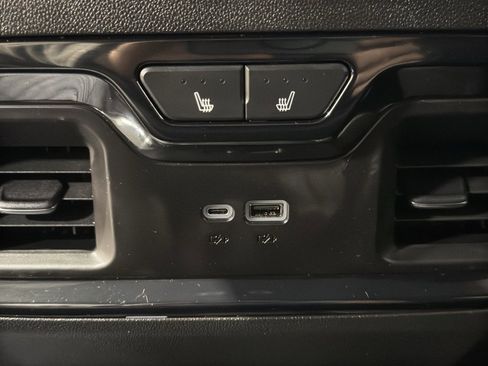 Used 2024 GMC Sierra 1500 AT4 w/ Technology Package image 16