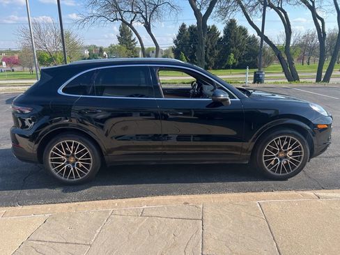 Used 2021 Porsche Cayenne AWD/4WD image 7
