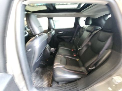 Used 2021 Jeep Cherokee Trailhawk w/ Sun, Sound & Nav Group AWD/4WD image 20