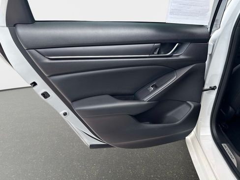 Used 2022 Honda Accord Sport image 10