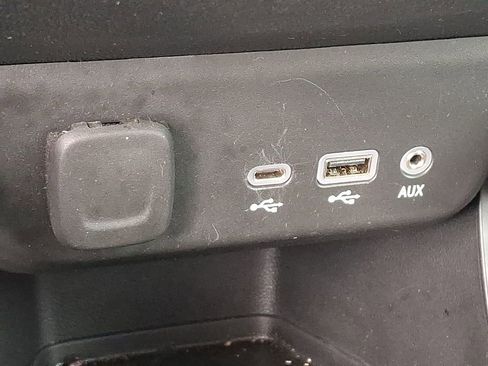Used 2023 Chevrolet TrailBlazer LT w/ Convenience Package AWD/4WD image 24
