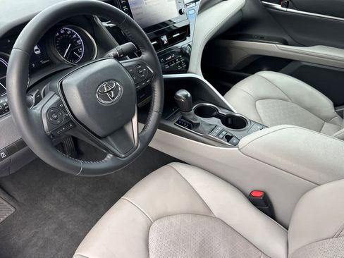 Used 2021 Toyota Camry XSE image 11