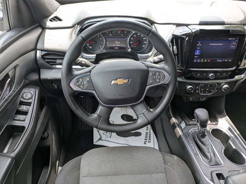 Used 2023 Chevrolet Traverse LT FWD image 15