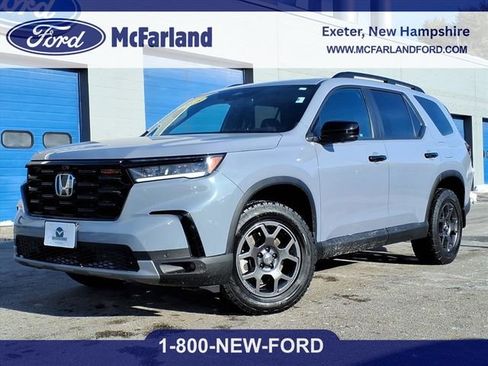 Used 2025 Honda Pilot TrailSport image 1