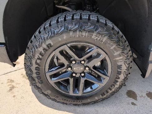 New 2026 Chevrolet Silverado 1500 Custom Trail Boss AWD/4WD image 3