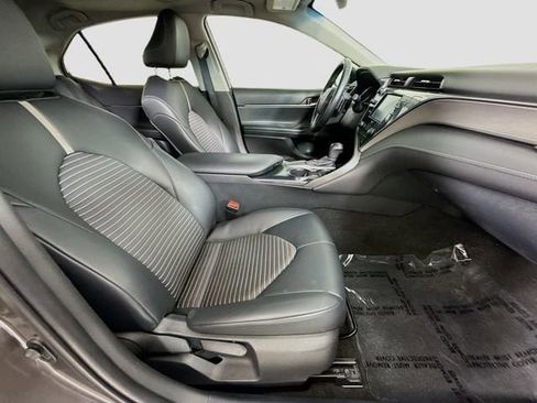 Certified 2020 Toyota Camry SE w/ Convenience Package image 26