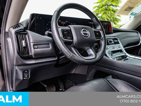 Used 2025 Nissan Armada SV AWD/4WD image 23