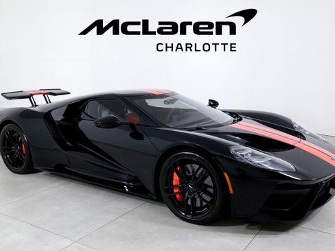 Used 2019 Ford GT RWD image 2