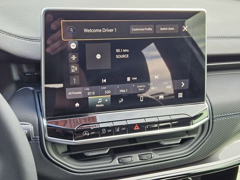 New 2026 Jeep Compass Latitude image 18