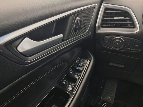 Used 2017 Ford Edge Titanium image 14