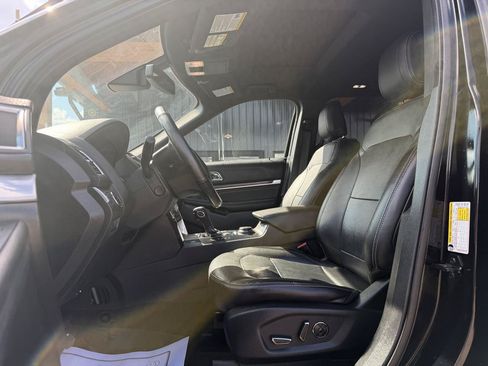 Used 2018 Ford Explorer Limited w/ Equipment Group 301A AWD/4WD image 9