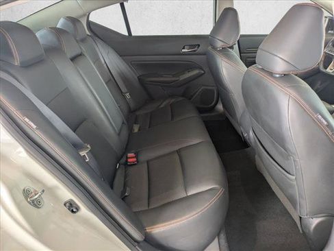 Used 2022 Nissan Altima 2.5 SR FWD image 18