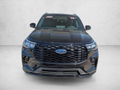 Certified 2025 Ford Explorer ST-Line image 2
