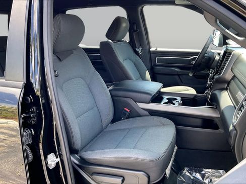 Used 2022 RAM 1500 Big Horn AWD/4WD image 14