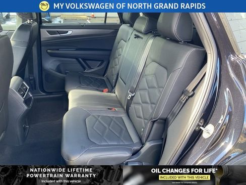 New 2026 Volkswagen Atlas Cross Sport SE AWD/4WD image 16