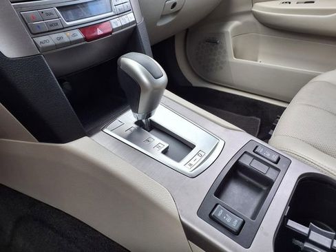 Used 2012 Subaru Outback 3.6R Limited AWD/4WD image 15