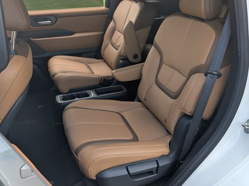 Used 2025 Nissan Armada SL w/ Captain's Chari Seat Package AWD/4WD image 16