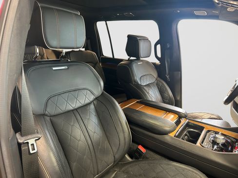 Used 2022 Jeep Grand Wagoneer Series III AWD/4WD image 19