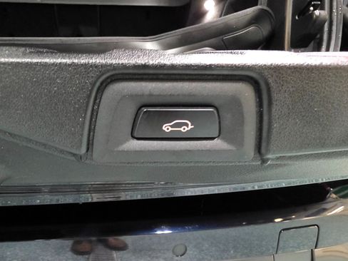 Used 2019 BMW X5 xDrive50i w/ M Sport Package image 26