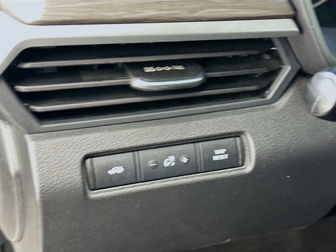 Used 2025 Nissan Altima 2.5 SV FWD image 17