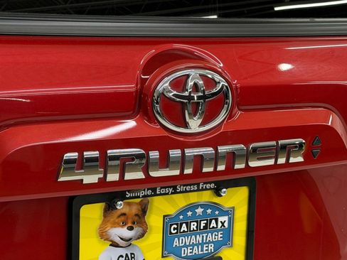 Used 2021 Toyota 4Runner SR5 Premium w/ Moonroof Package AWD/4WD image 33