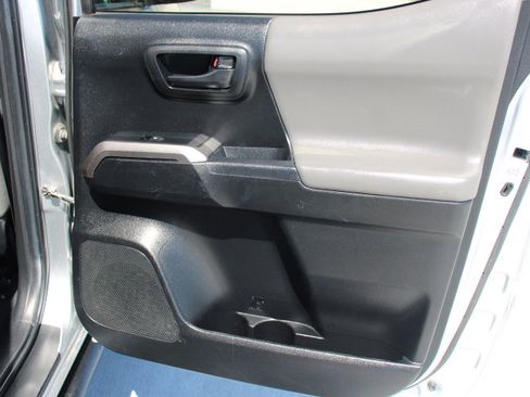 Certified 2022 Toyota Tacoma SR5 image 19